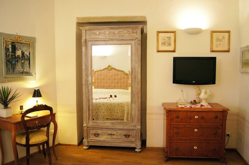 Melarancio Apartments Florence Room photo