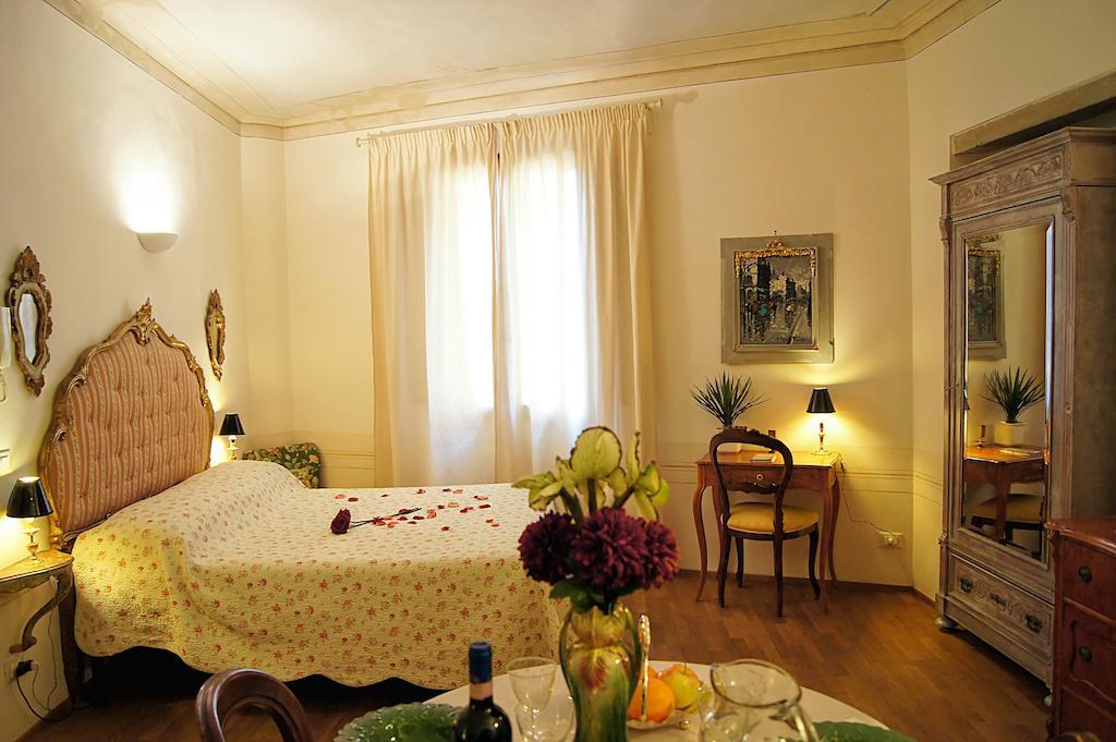Melarancio Apartments Florence Room photo