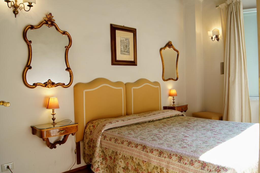 Melarancio Apartments Florence Room photo